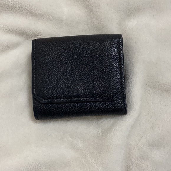 Michael Kors Wallet - Picture 6 of 6